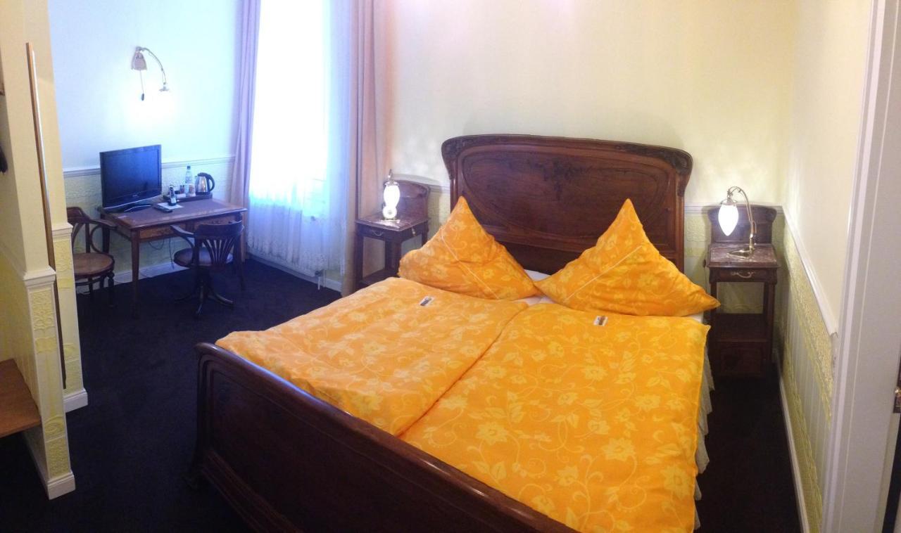 Hotel Goldener Loewe Kevelaer Bagian luar foto