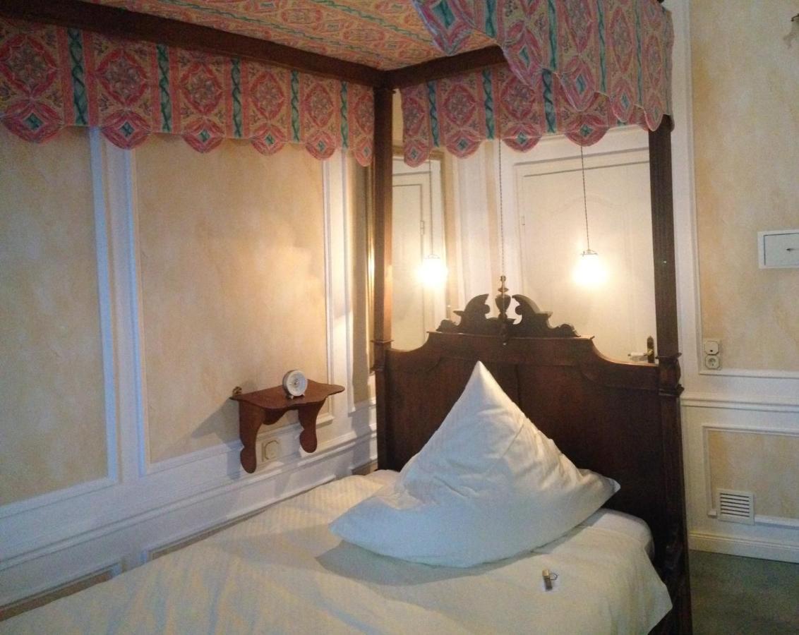 Hotel Goldener Loewe Kevelaer Bagian luar foto