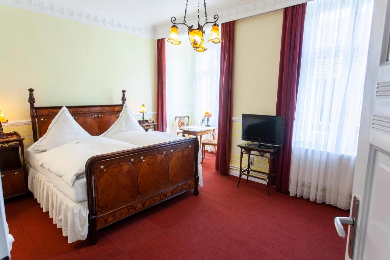 Hotel Goldener Loewe Kevelaer Bagian luar foto